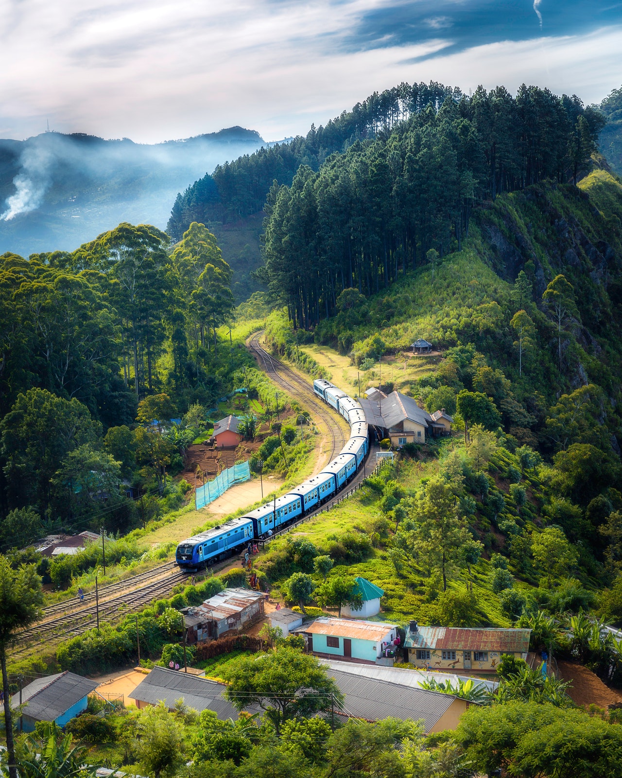 train travel in vietnam