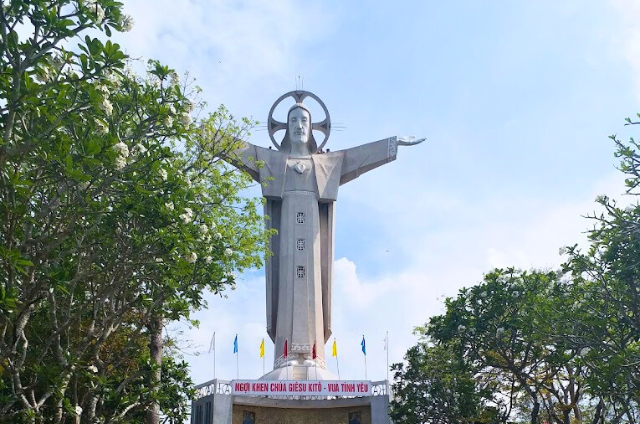 a giant statue of Christ