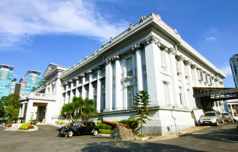 the front of a museum
